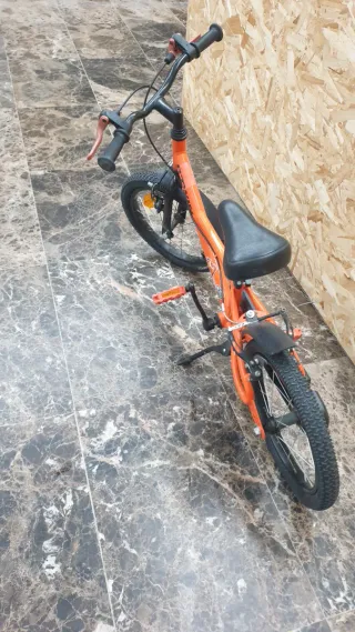 Bicicleta infantil naranja