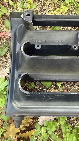 Parrilla Mitsubishi Montero V20