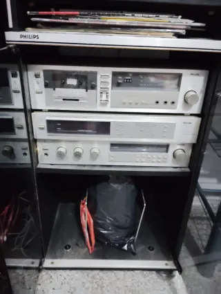 Torre y tocadiscos L75