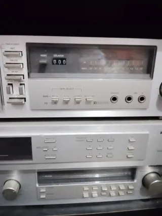 Torre y tocadiscos L75