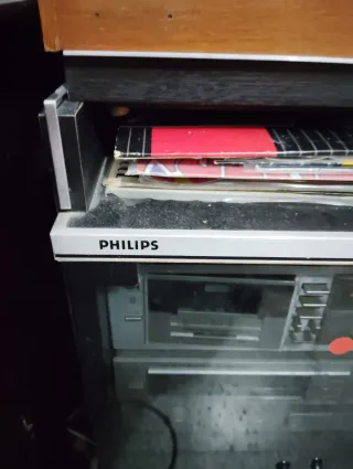 Torre y tocadiscos L75