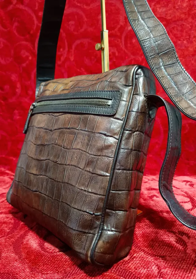 Bolso Piel Cocodrilo Giorgio Armani Marrón