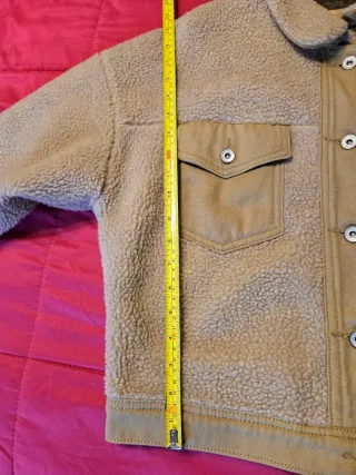 Jaqueta bege e castanha