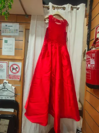 Vestido de fiesta rojo de Diseño Sonia Peña 1 uso.