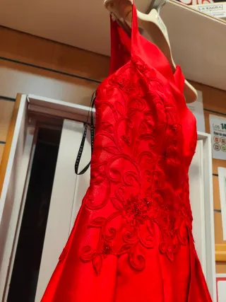 Vestido de fiesta rojo de Diseño Sonia Peña 1 uso.
