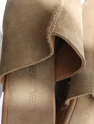 Zuecos Camel Tachuelas Madera