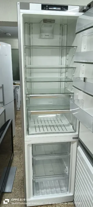 NEVERA COMBI ELECTROLUX NO FROST ENERGÍA A+