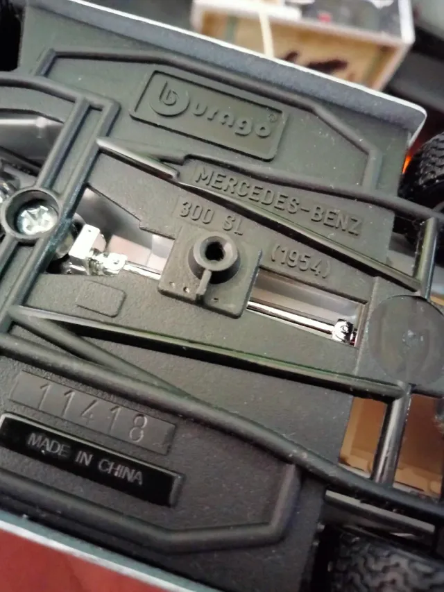 Bburago Mercedes Benz 300 SL 1/24