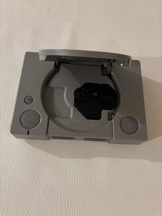 PlayStation 1 funzionante e completa con 5 giochi