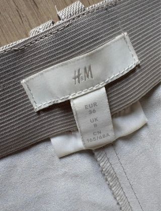 Pantalones de cuadros grises