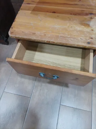 Mesilla de noche de madera