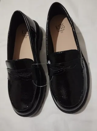 Zapatos niña charol negros Talla 35