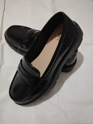 Zapatos niña charol negros Talla 35