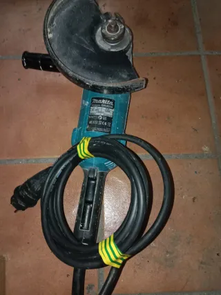 Amoladora Makita GA9050 230mm