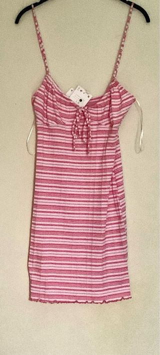 Vestido corto de rayas rosas y blancas