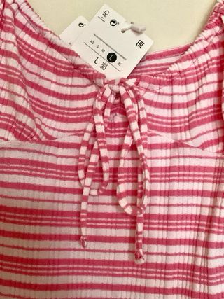 Vestido corto de rayas rosas y blancas