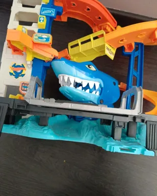 Pista Hot Wheels Tiburón