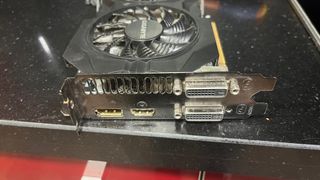 Ordenador Gaming Logitech sin Disco Duro