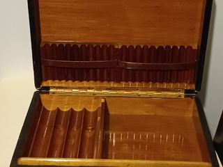 Caja antigua tabaco piel y madera