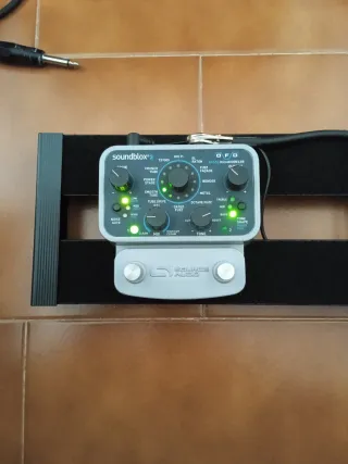 Pedal overdrive para bajo