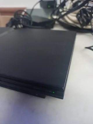 Console PlayStation 2 Slim nera