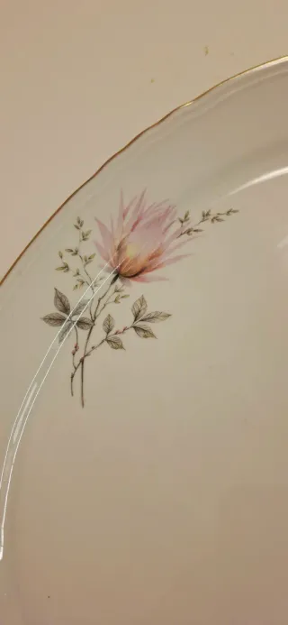 Vassoio ovale Durken con fiori rosa