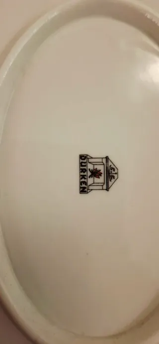 Vassoio ovale Durken con fiori rosa