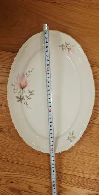 Vassoio ovale Durken con fiori rosa
