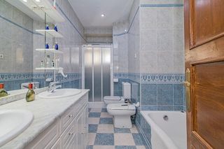 Piso en venta en Crta. De la Sierra en Granada