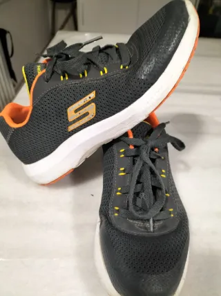 Zapatillas Skechers Gris y Naranja