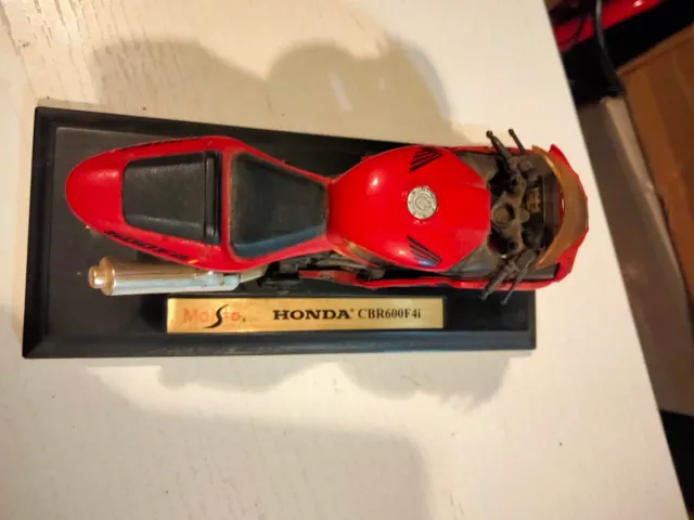 Maisto Honda CBR 600 F4i 1/18