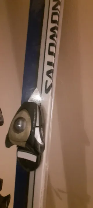 Esquís Salomon con fijaciones