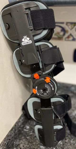 Célula de rodilla, con mecanismo.