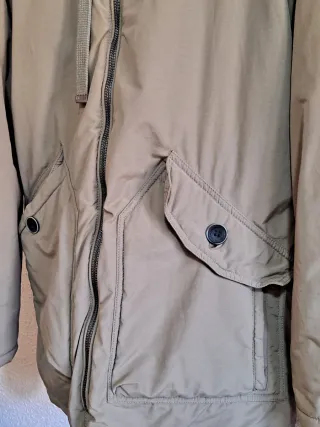 Parka Pull&Bear verde con capucha