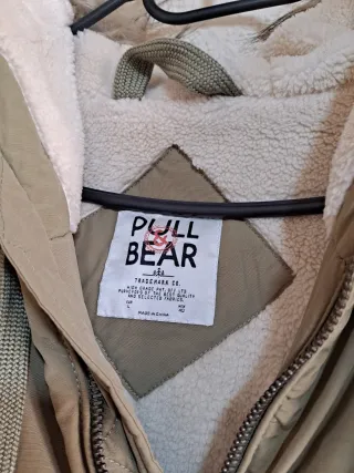 Parka Pull&Bear verde con capucha