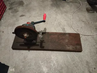 Esmeril manual a manivela