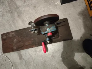 Esmeril manual a manivela