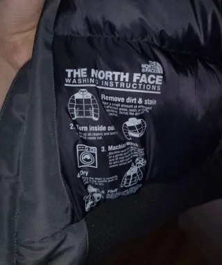 The North Face Chaqueta Negra con Capucha