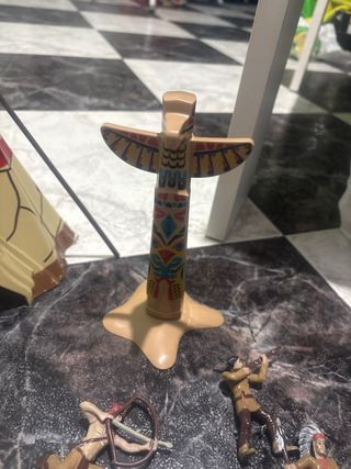 Muñecos indios con accesorios