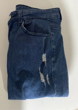 Pantalón vaquero roto azul