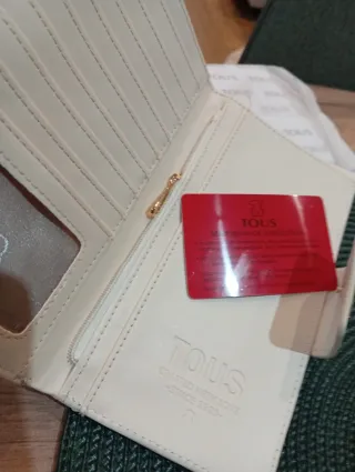 Billetera Tous Blanca y Dorada