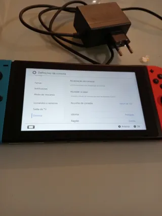 Nintendo Switch Azul e Vermelho