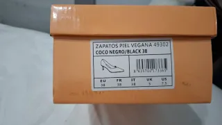 Zapatos tacón veganos negros talla 38.