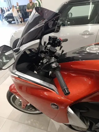 Honda VFR 1200 Roja con Maletas