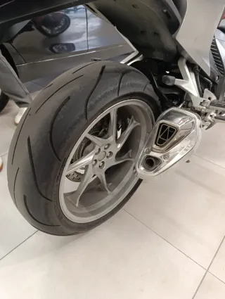 Honda VFR 1200 Roja con Maletas