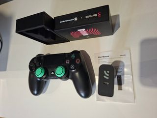 PS4 SLIM / CONFEZIONE + COMANDO + GIOCHI + CARICATORE / PACCHETTO