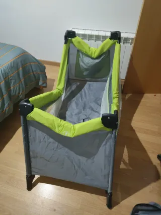 Cuna de viaje plegable