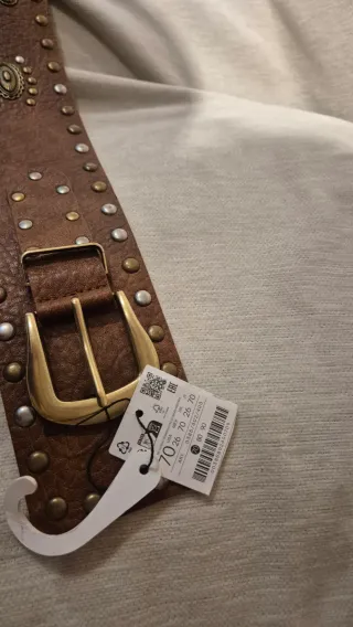 Cinturón ancho tachas marrón y dorado