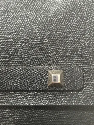 Bolso Guess Negro de mano o brazo. Venta en mano.