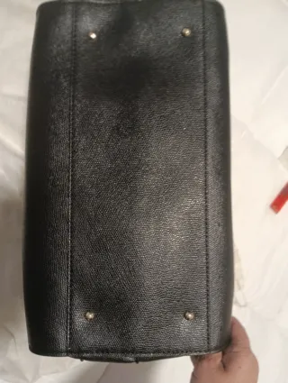 Bolso Guess Negro de mano o brazo. Venta en mano.